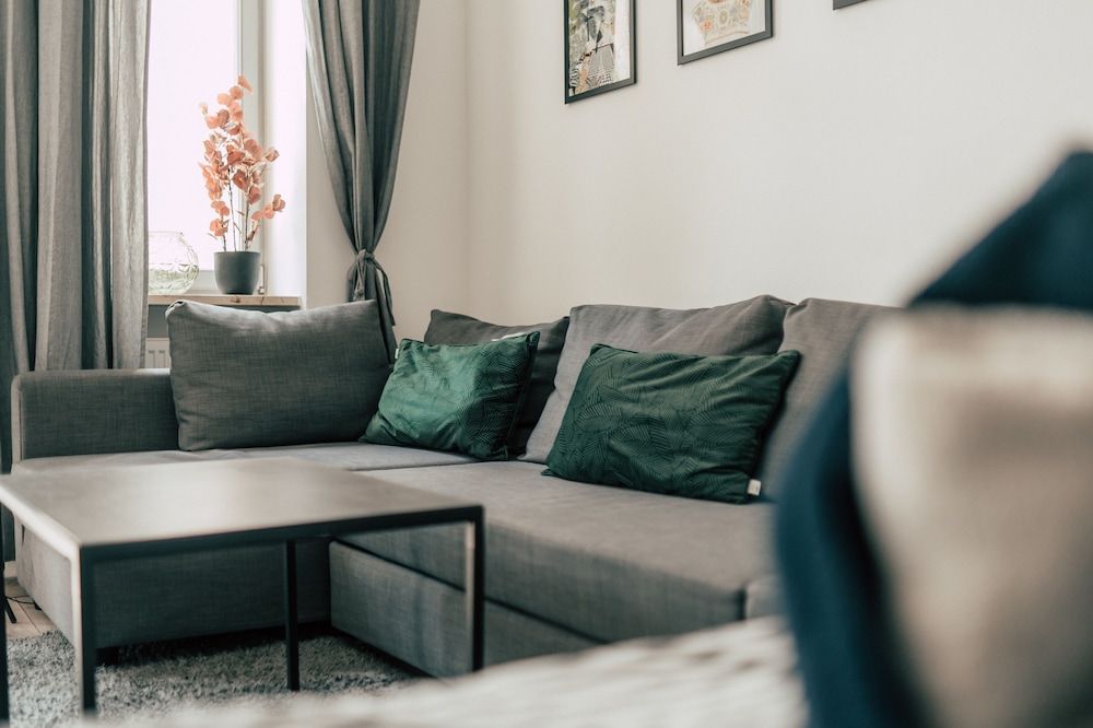 Luga Homes - Gewandhaus *Industrial* Studio with Kitchen and Balcony 17