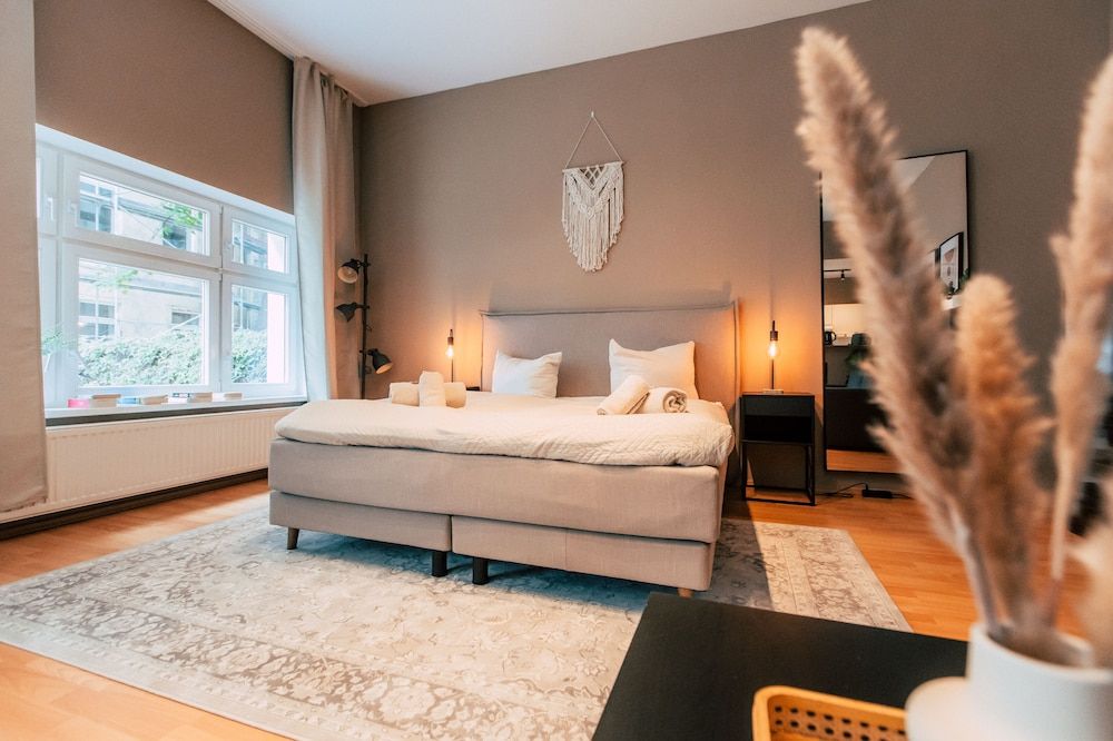 Luga Homes - Chausseehaus *Urban* Studio with Kitchen 2