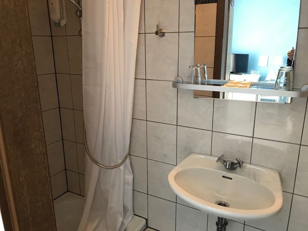 City Hotel Kaiserhof Triple Room 6