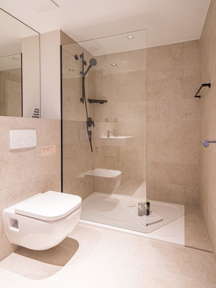 limehome Saarbrücken Berliner Promenade Suite with river view 5