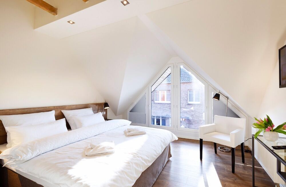 House, 5 Bedrooms, Patio (Remise)