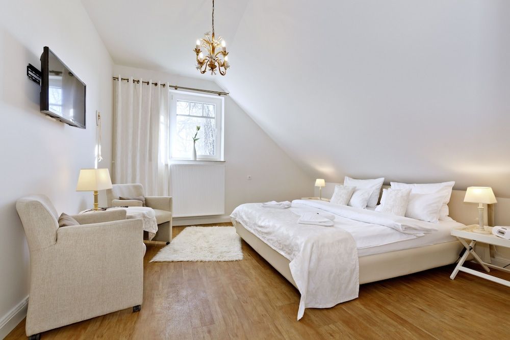 Double Room (Weisses Zimmer)