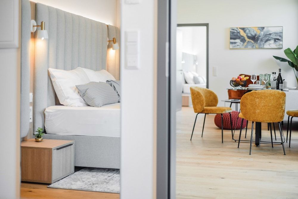 BRIGHT - Rosenheim Aicherpark Penthouse Suite with balcony and terrace. 14