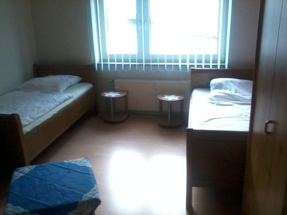 Basic Apartment, Multiple Beds, Non Smoking, Courtyard View