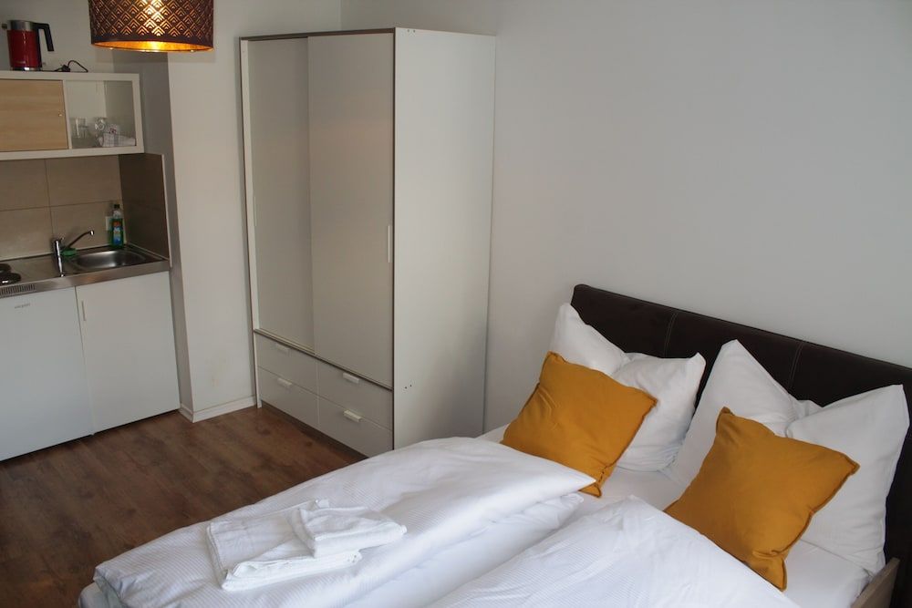 Pension Michelangelo Double Room (Rosa) 2