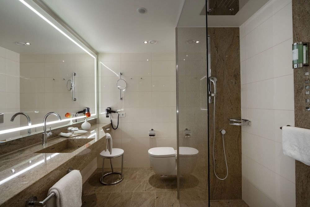 Maritim Hotel Ingolstadt Superior Family Room 4