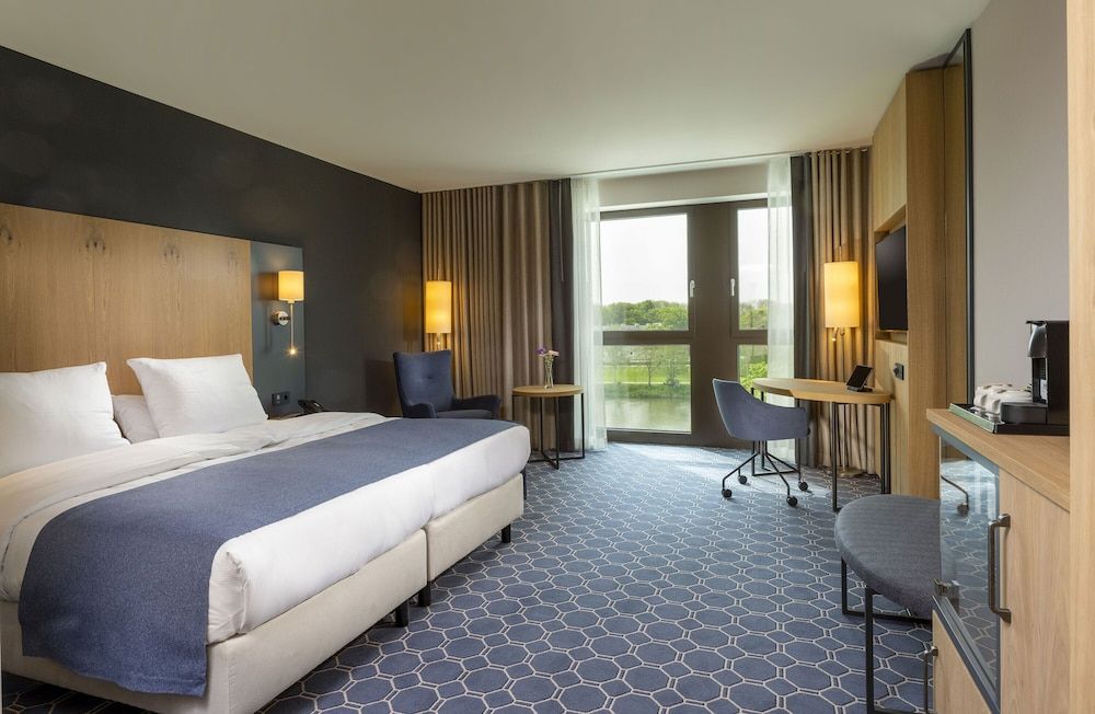 Maritim Hotel Ingolstadt Superior Family Room 2