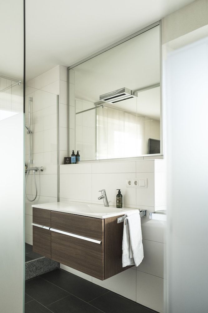 Kunst-Hotel Drei König am Marktplatz Stadt Lörrach Superior Double Room, City View 13