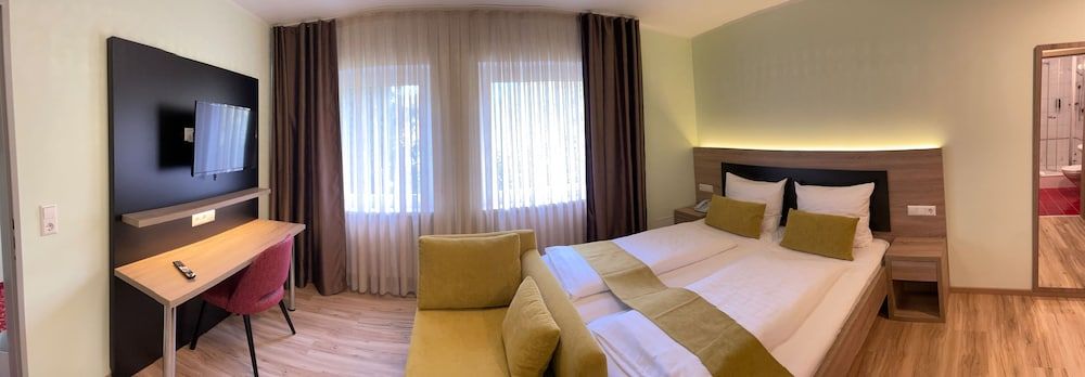 Hotel zur Flüh, Self Check-in Classic Double Room, 1 Bedroom 3