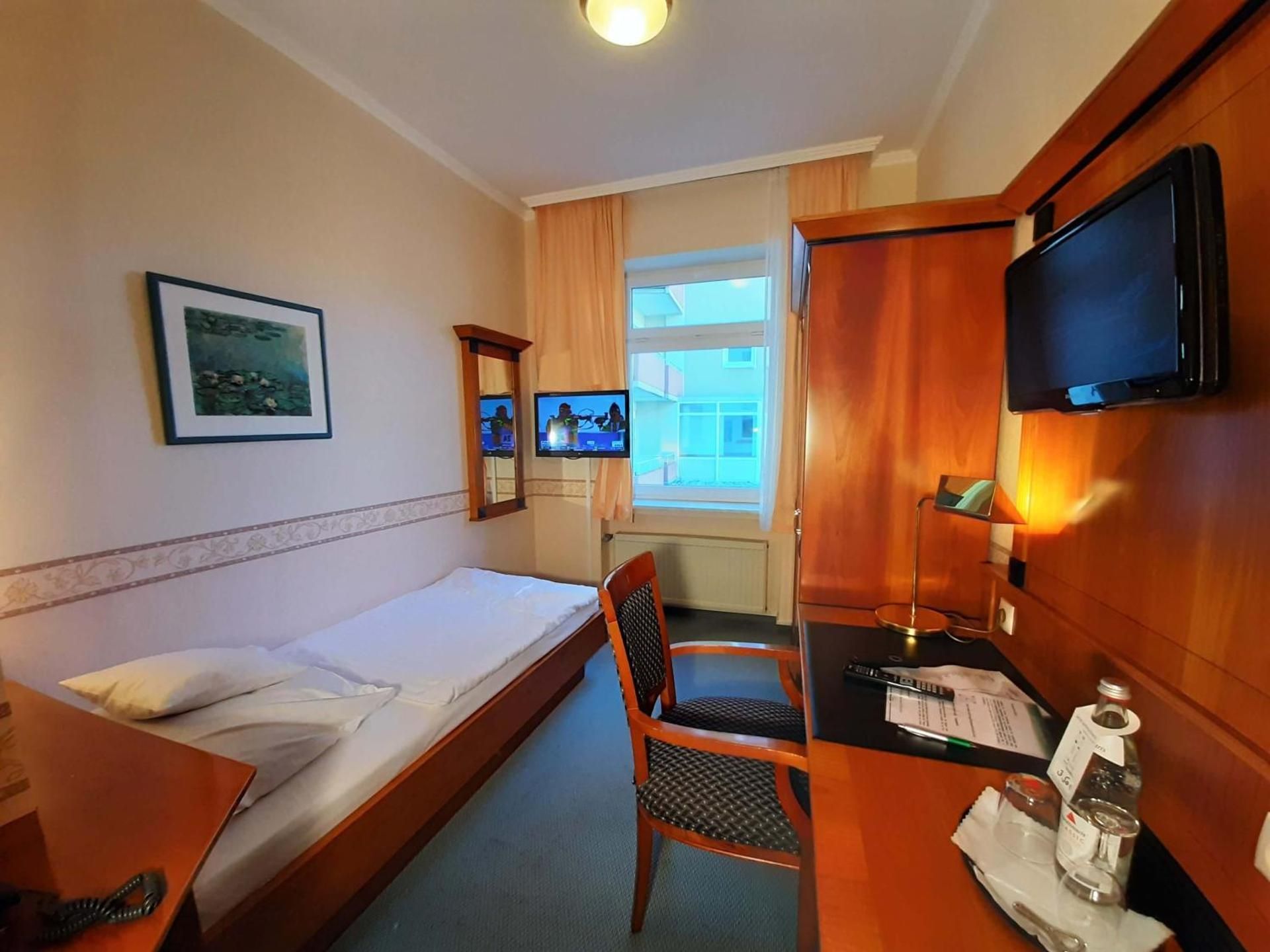 Economy Single Room
