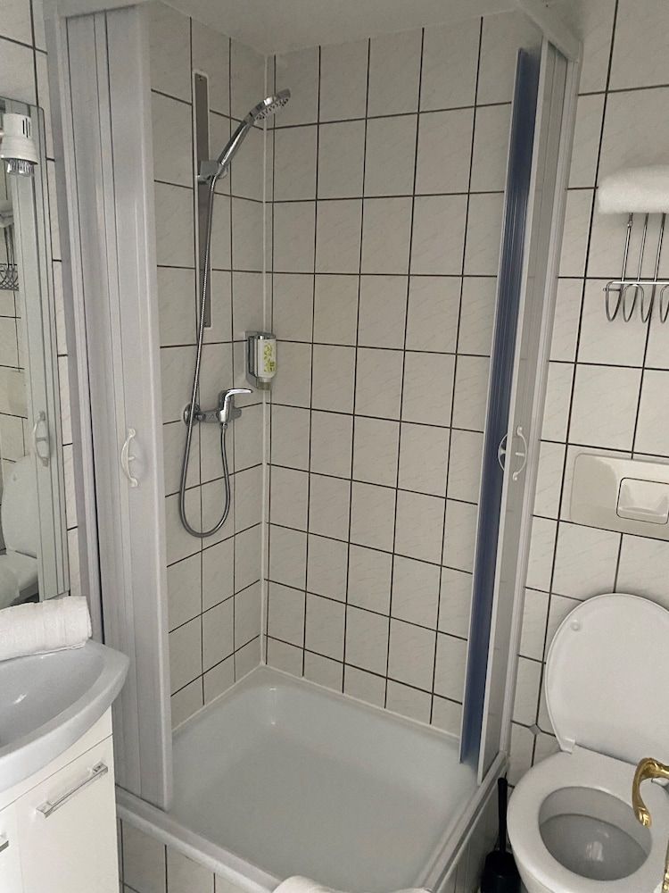 Hotel Goldenes Lamm Basic Single Room 4