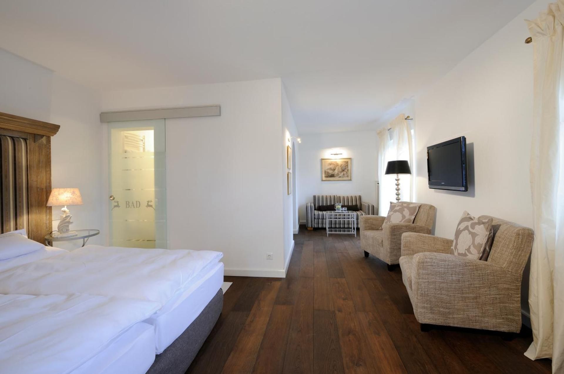 Junior Suite with Mountain View