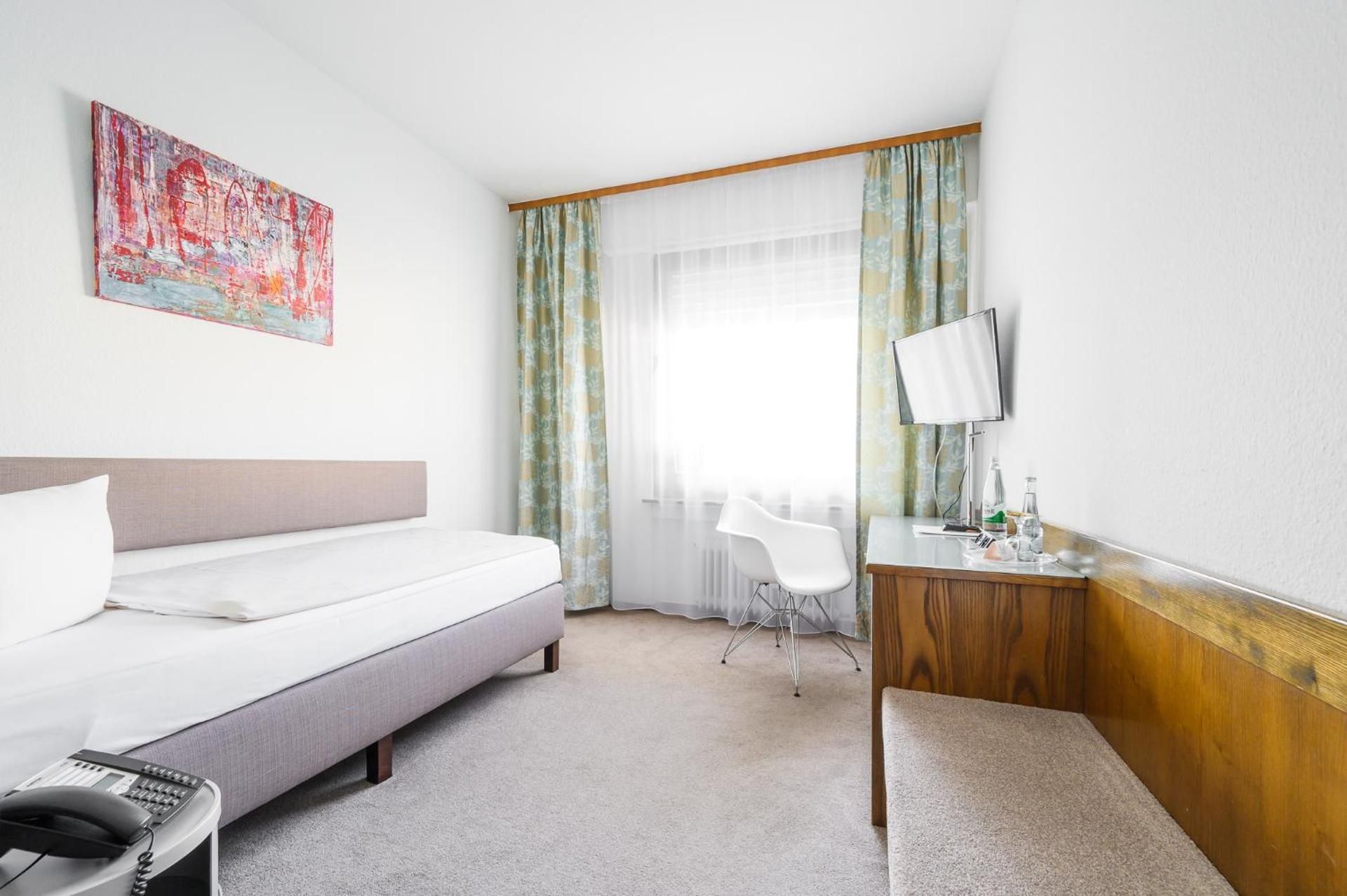 Hotel Kaspar Garni Single Room 2