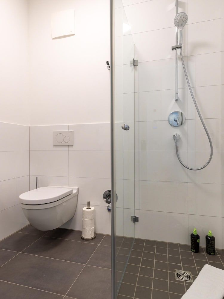 limehome Gütersloh Eickhoffstraße Suite L with sofa bed 14