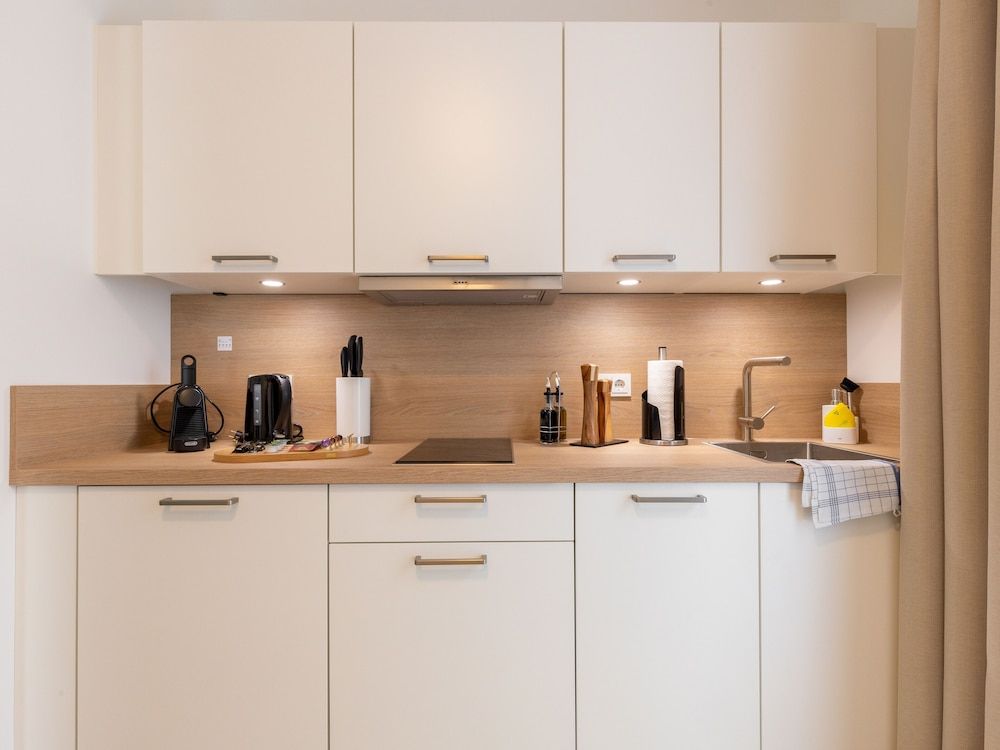 limehome Gütersloh Eickhoffstraße Suite L with sofa bed 5