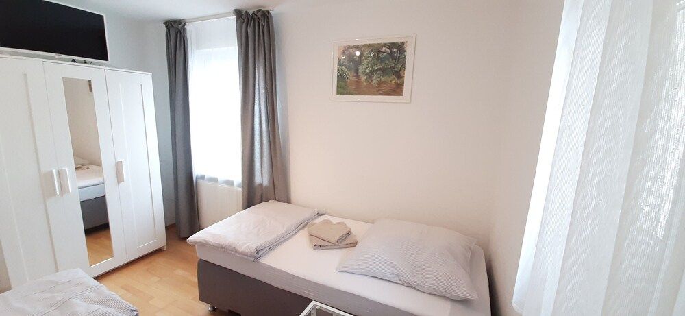 Fewo Reutlingen Heinestrasse Deluxe Apartment, Ensuite (Ferienwohnung ) 6