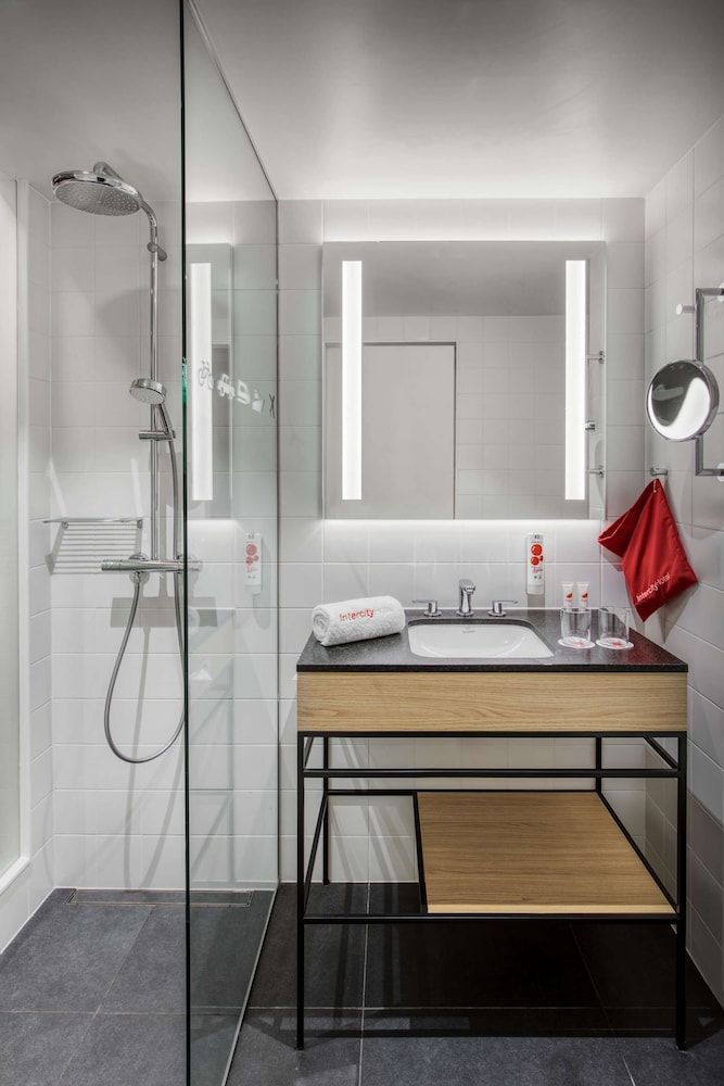 IntercityHotel Wiesbaden Superior Twin Room 7