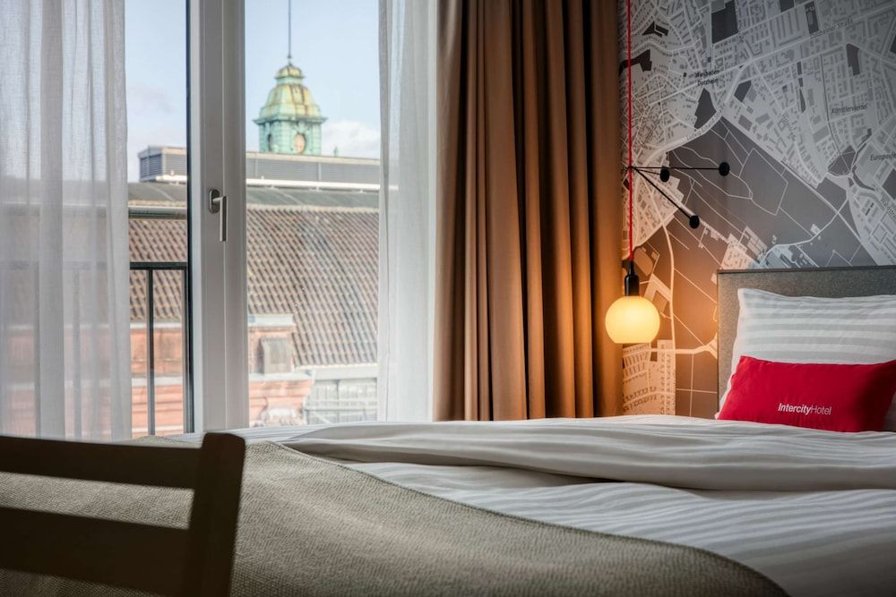 IntercityHotel Wiesbaden Superior Twin Room 10