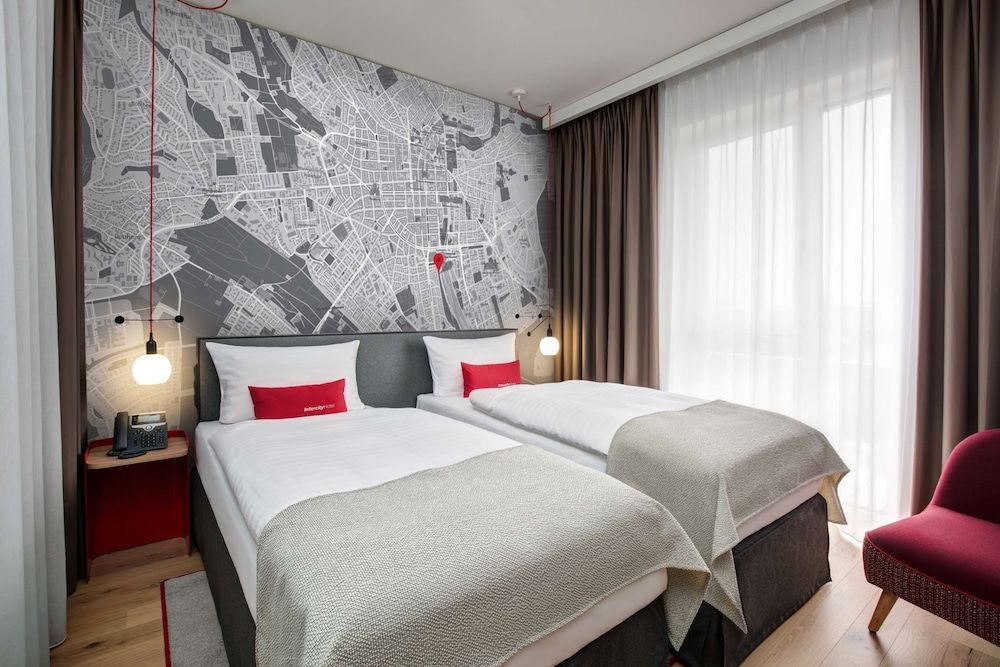 IntercityHotel Wiesbaden Superior Twin Room 4