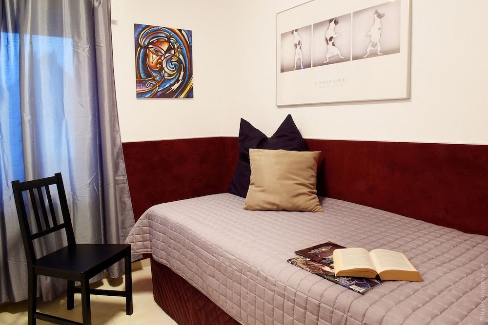 Apartment (C)