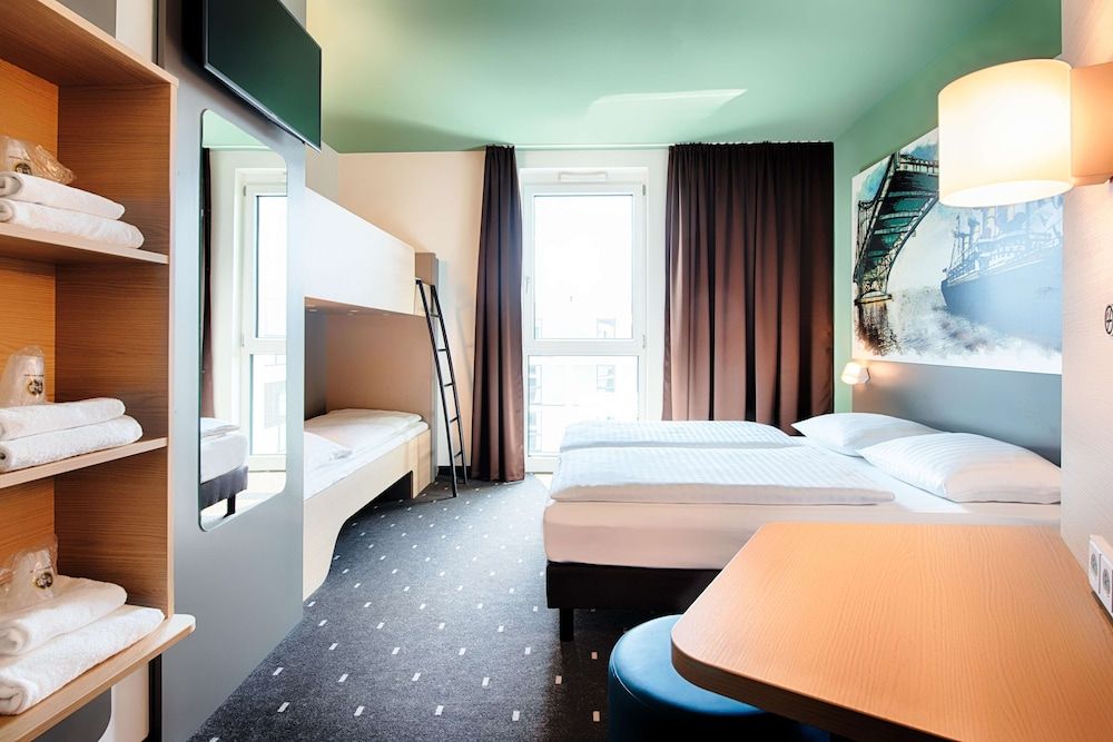 B&B Hotel Wilhelmshaven Quadruple Room 4