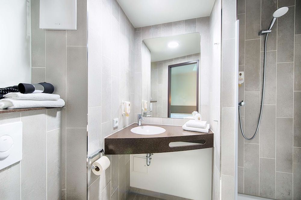 B&B Hotel Wilhelmshaven Triple Room 5