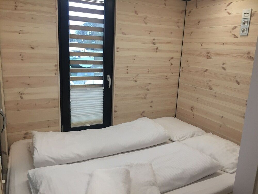 Houseboat (HT 4)