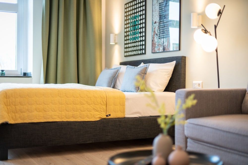 BRIGHT Dortmund City Center Deluxe Studio 3