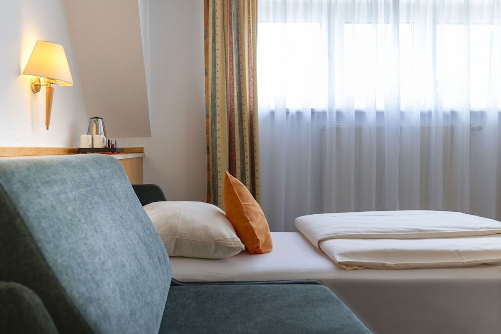 Hotel Brack Twin Room, Non Smoking 2