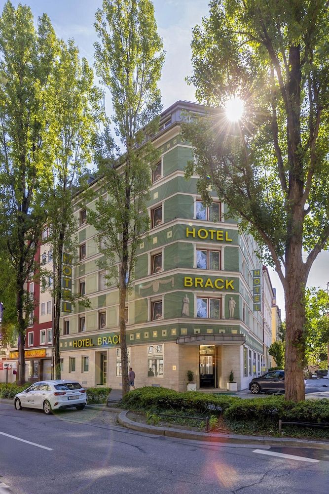 undefined Hotel Brack 8