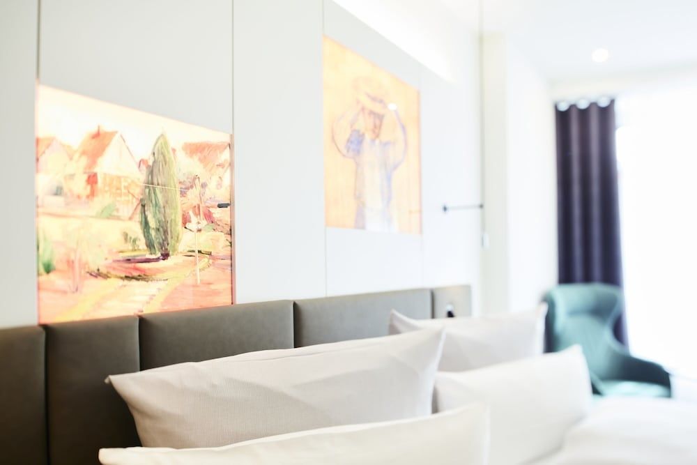 Design- und Kunsthotel München Deluxe Double Room 3
