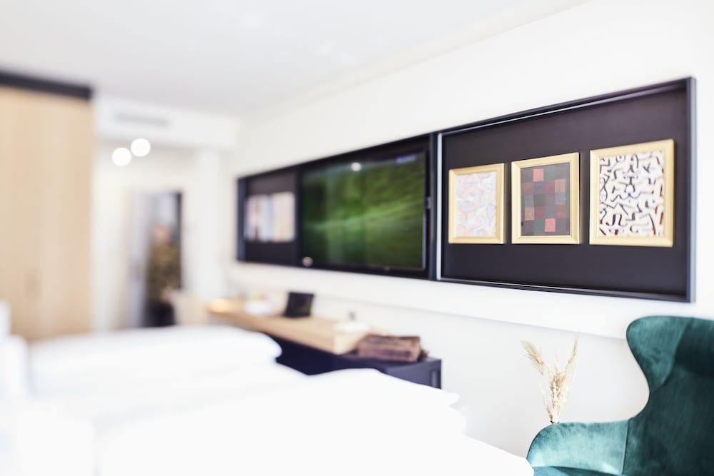 Design- und Kunsthotel München Deluxe Double Room 5