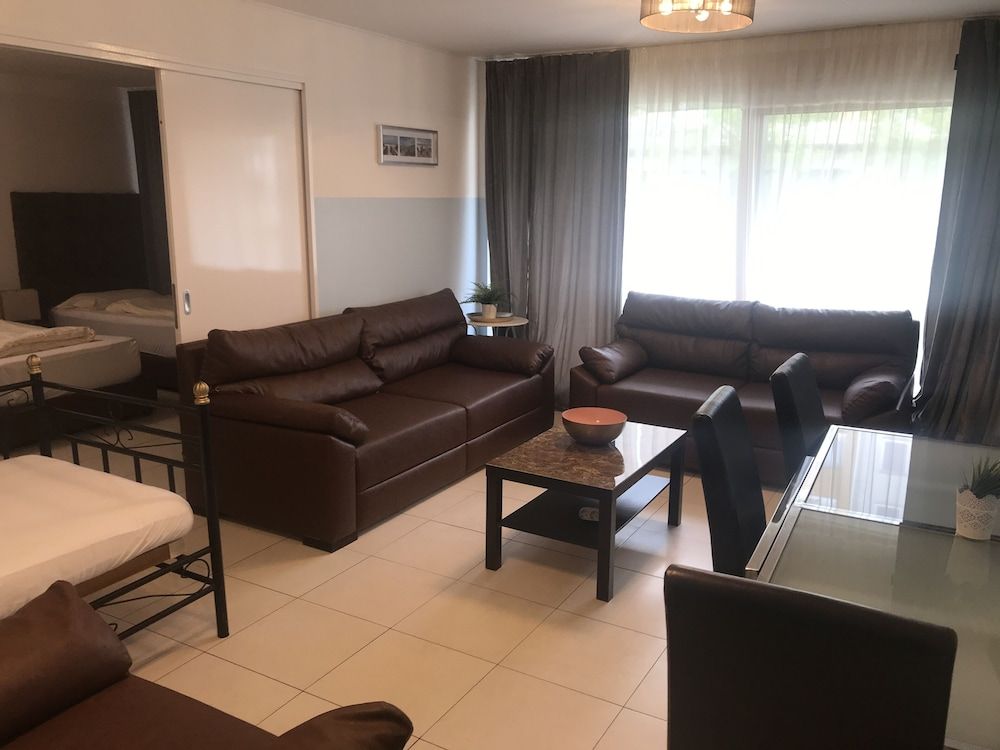 Munich Downtown Suites Business Suite 4