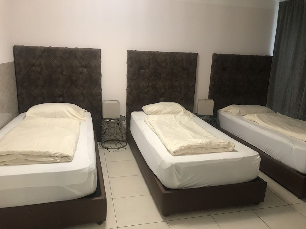 Munich Downtown Suites Business Suite 2