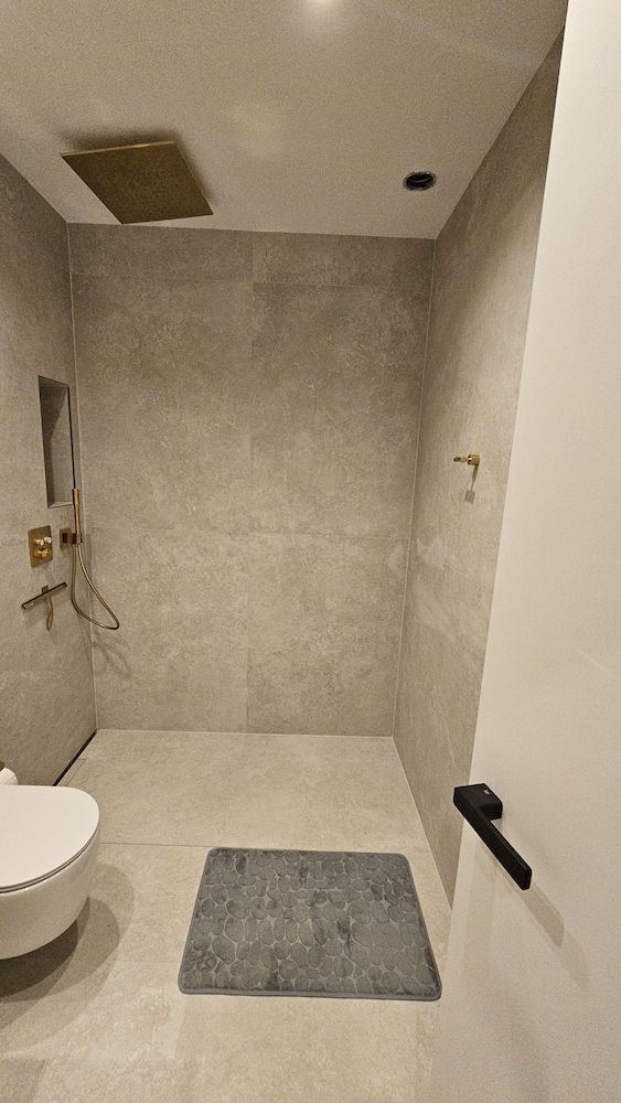 UG Neubau City Wohnung (optional Pool+Gym+2tes Bad extra buchbar) Deluxe Apartment 7