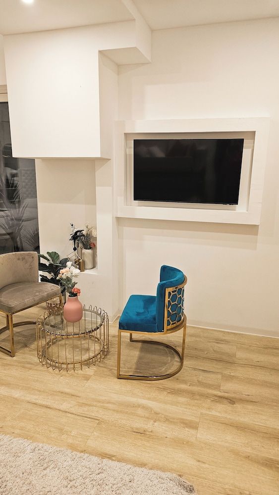 UG Neubau City Wohnung (optional Pool+Gym+2tes Bad extra buchbar) Deluxe Apartment 16