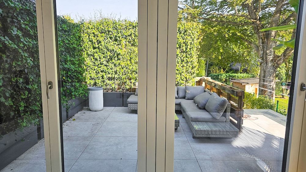 undefined Luxus Neubau 65m2 City Wohnung- R 9