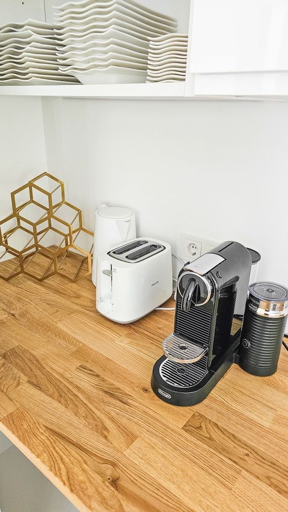 Luxus Neubau 65m2 City Wohnung- R Luxury Condo 12