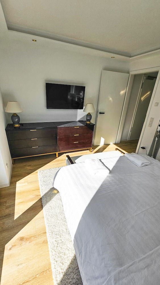 undefined Luxus Neubau 65m2 City Wohnung- R 2