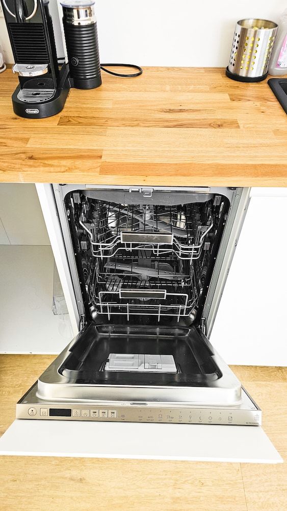 undefined Luxus Neubau 65m2 City Wohnung- R 7