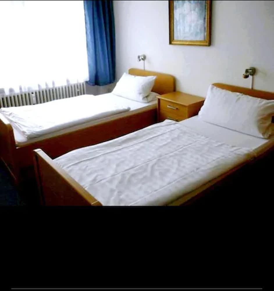 undefined Pension Weiss 10