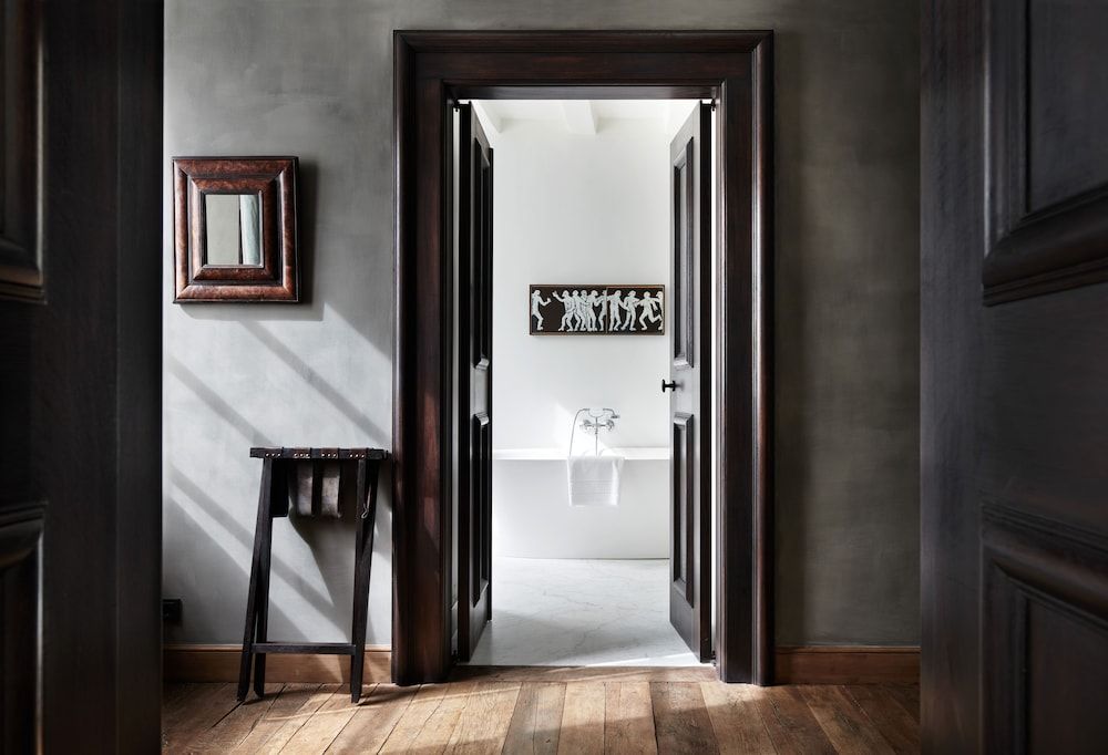 Deluxe Room (Historic Chancellery)