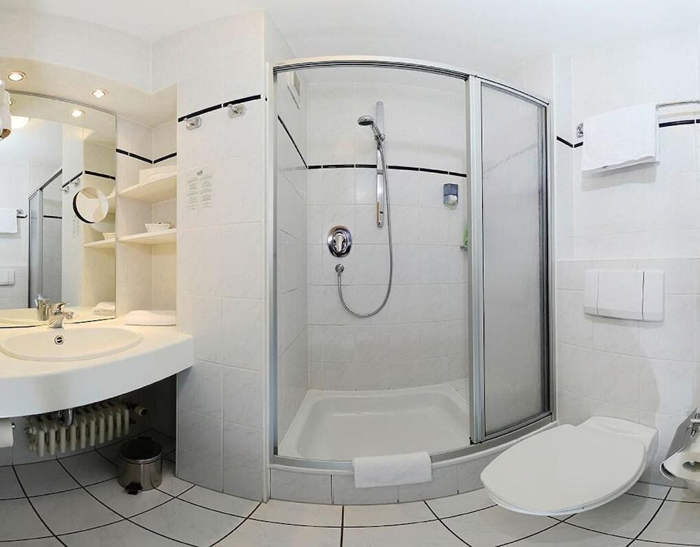 undefined Hotel Schweizer Hof 10