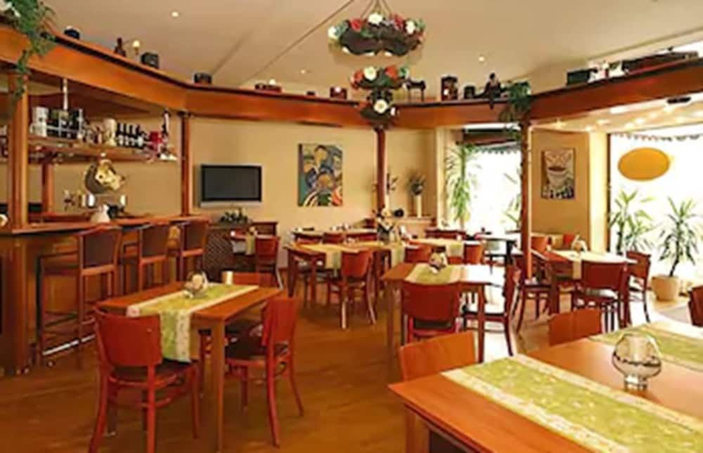 undefined Hotel Schweizer Hof 2