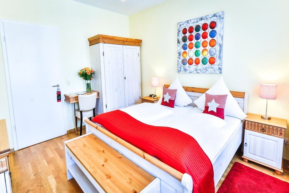 undefined Hotel Zum Goldenen Löwen 2