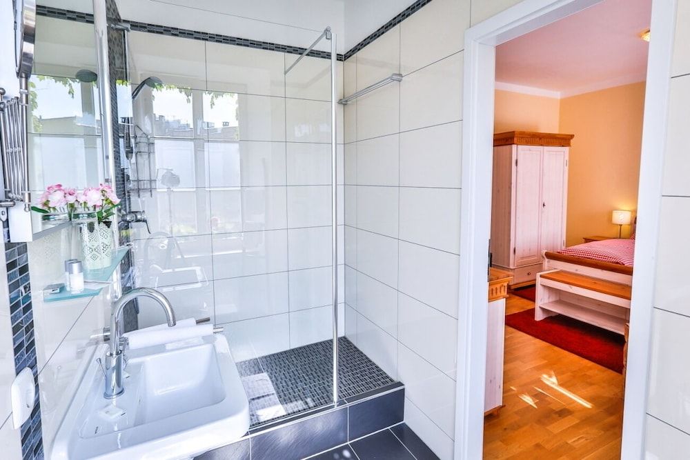 Hotel Zum Goldenen Löwen Classic Double Room, Private Bathroom 11