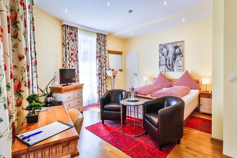 undefined Hotel Zum Goldenen Löwen