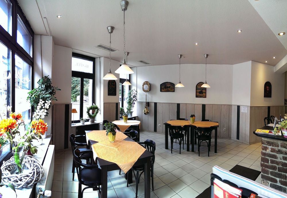 undefined Hotel Klenkes am Bahnhof 9