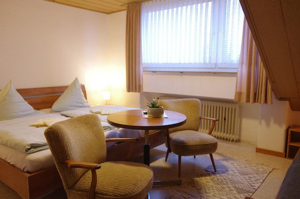 Pension Doemens Triple Room, Shared Bathroom (Zimmer-3) 5
