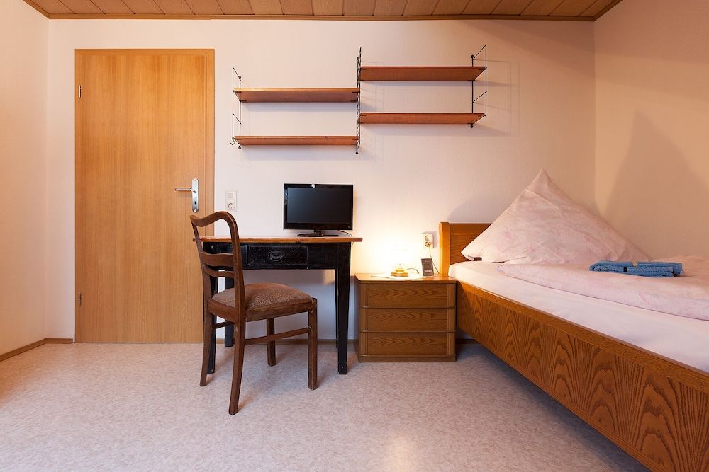 undefined Pension Doemens 2